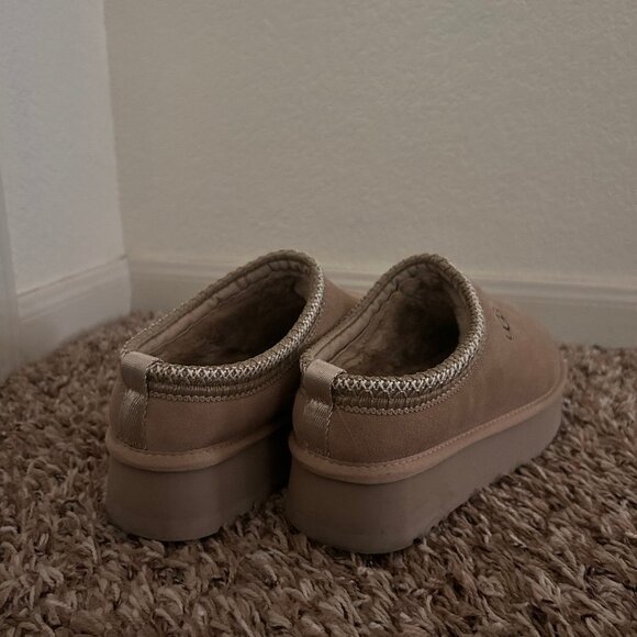 UGG Tan Suede Platform Slip-Ons❤️❤️ - Picture 3 of 7